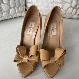 Valentino Patent Leather Bow Accents Pumps